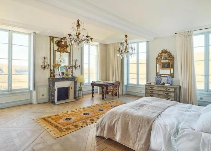 Château De La Rivière Villa *