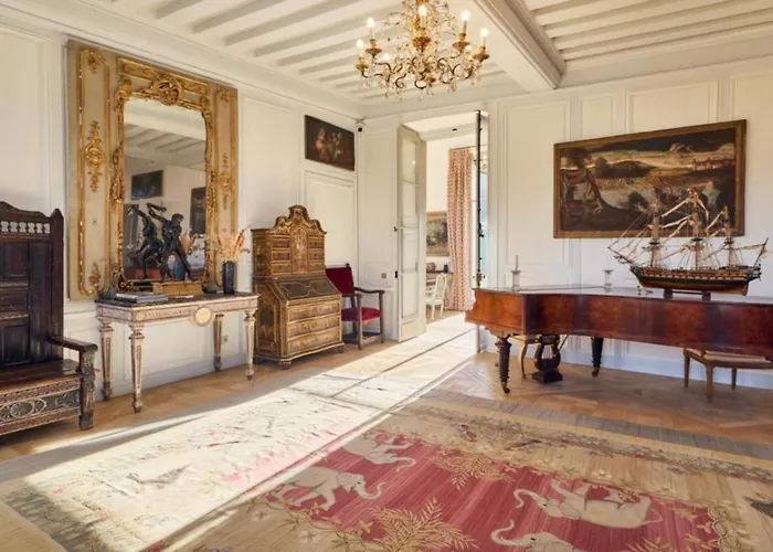 Château De La Rivière Villa *
